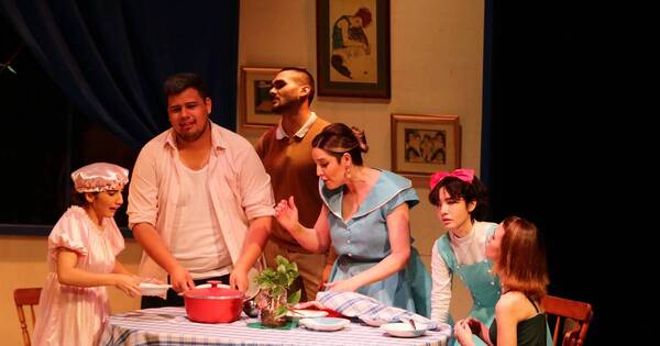 La Nación / “Eslabón de lujo”, la obra en la que Mica Chamorro debutó sobre las tablas