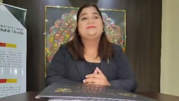 ¡Inédito en Paraguay! Universitaria presenta su trabajo final de grado en lenguaje braille