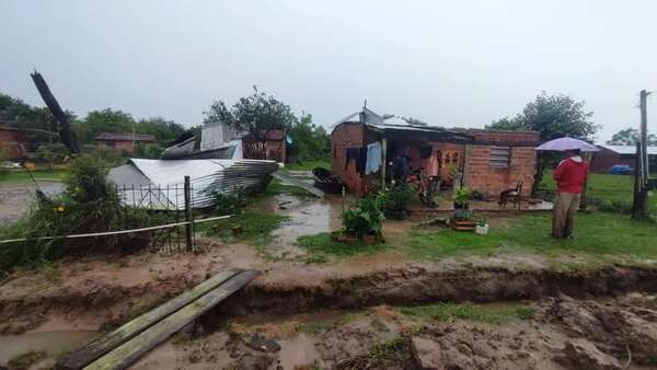 Temporal causa daños materiales a viviendas de Ayolas - Nacionales - ABC Color