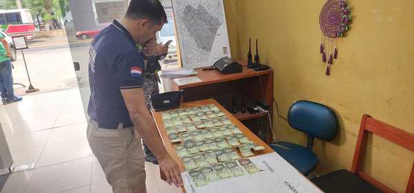 Aprehendido con billetes falsos | 1000 Noticias