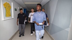 Vinícius sufre una rotura muscular y dice adiós a 2023