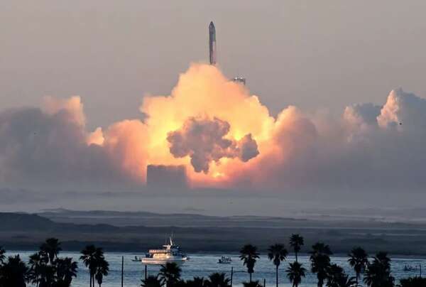 El cohete de SpaceX explota pero avanza en su objetivo de llegar a la Luna - Ciencia - ABC Color