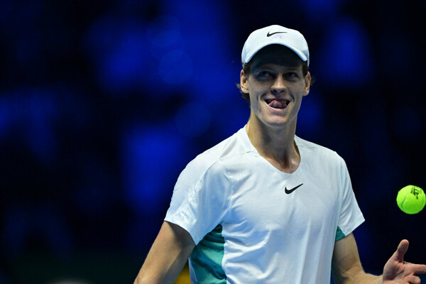 Versus / Sinner bate a Medvedev y se clasifica a la final del Masters ATP