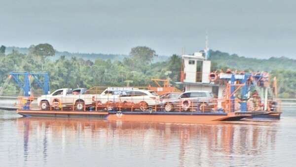 Por nueva crecida del Paraná sigue inhabilitada la balsa en Bella Vista