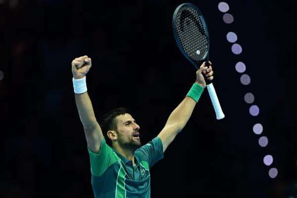Djokovic se exhibe ante Alcaraz y se acerca a la gloria - Tenis - ABC Color