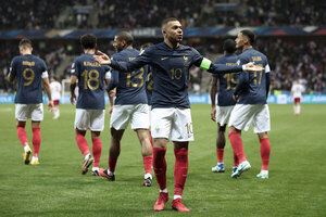 Versus / Francia firma una goleada histórica ante Gibraltar