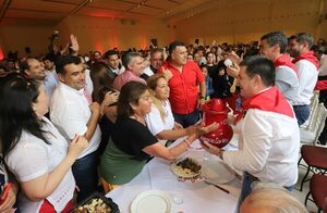 Convencionales y seccionaleros de Central se reunieron con HC y Santi Peña - Chismes, Arte y Espectáculo  - Churero.com