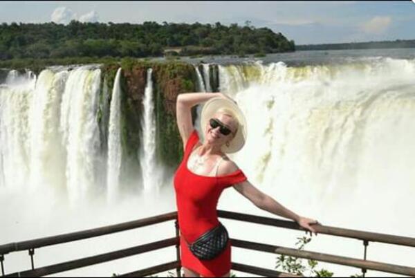 Katy Perry en las Cataratas