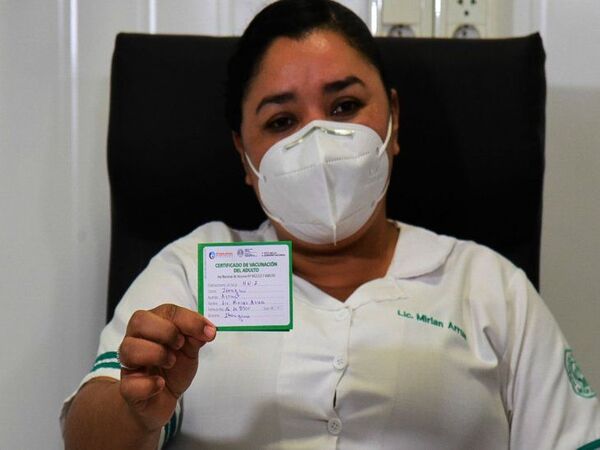 Arrancó vacunación anti-Covid y sigue incógnita sobre más dosis