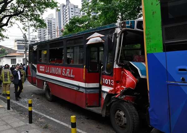 Accidente de buses desnuda inacción del MOPC hacia el transporte del país, critica la ciudadanía - Economía - ABC Color