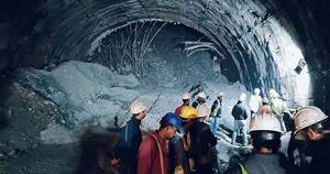 La Nación / India: continúa rescate de 40 trabajadores atrapados en un túnel