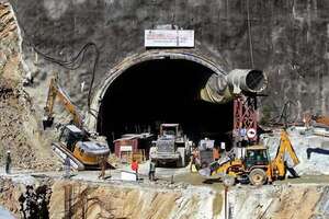 Cuarenta obreros cumplen una semana atrapados en un túnel en la India - Mundo - ABC Color