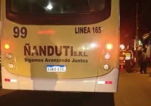 Motociclista fallece tras ser arrollado por la Línea 165