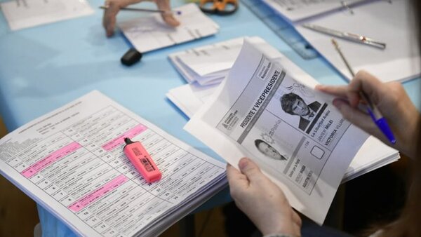 Elecciones en Argentina: Casi 36 millones de votantes deciden hoy entre Sergio Massa y Javier Milei
