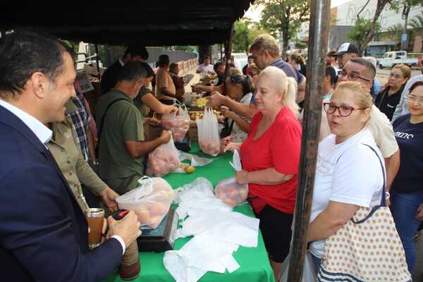 Lanzaran feria de tomates a G. 9.000 el kilo