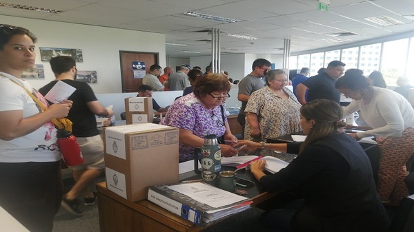 22.000 argentinos residentes en Paraguay votan hoy por las presidenciales - Noticias Paraguay
