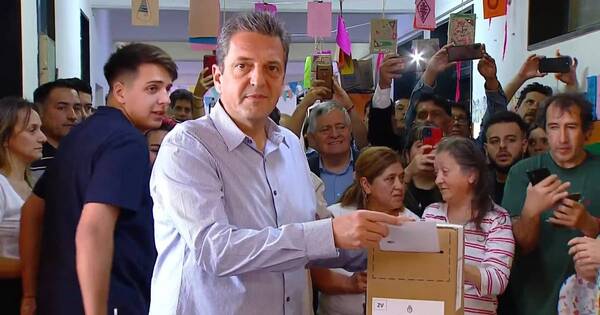 La Nación / Votó Sergio Massa
