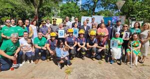 La Nación / Conmemoran a víctimas de accidente de tránsito en la plaza de las Américas