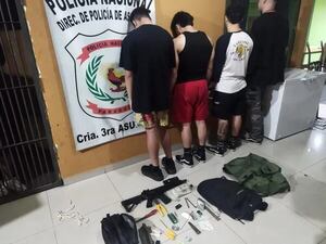 Aprehenden a cuatro jóvenes por transgredir la Ley de Armas  - Policiales - ABC Color