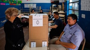 Cierran centros de votación con una participación del 76% en Argentina