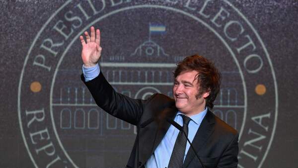 "Hoy comienza la reconstrucción de Argentina", promete el presidente electo Javier Milei