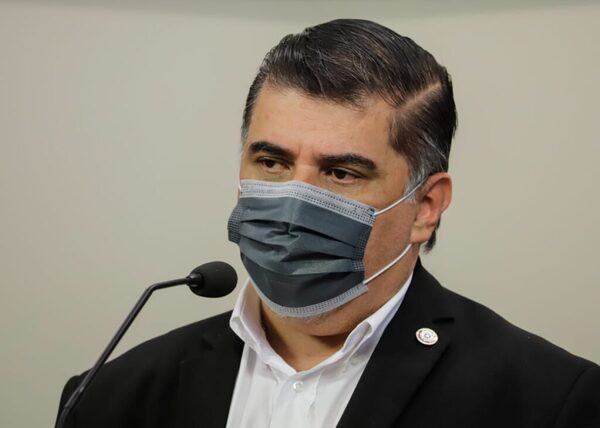 Salud evalúa volver a confinamiento estricto por 15 días.