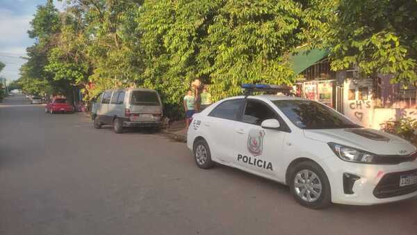 Dormía en el pasillo, mientras en la pieza estaba el cadáver de su novia