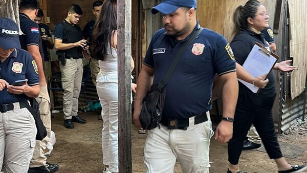 Allanan varias casas en busca de pandilleros que mataron a una adolescente en Asunción