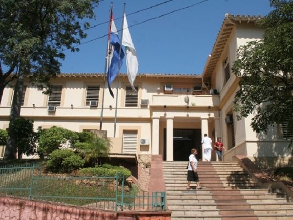 Aumentan casos de covid-19 en capital y dengue en el país