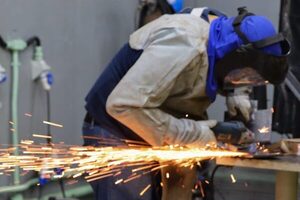 Técnicos de Itaipu brindaron capacitación en soldadura a funcionarios de la ANDE