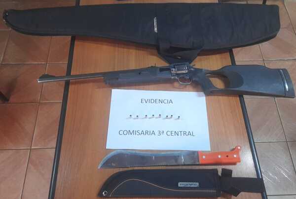 Diario HOY | Ebrio y armado: así fue detenido un funcionario público