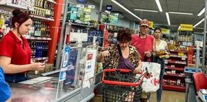 Argentina engrosa el d茅ficit comercial, con -454 millones de d贸lares en octubre - Revista PLUS