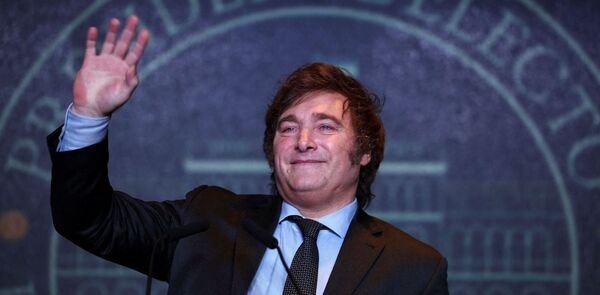La endeble econom铆a argentina se asoma a una compleja transici贸n tras el triunfo de Javier Milei - Revista PLUS