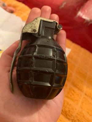 Villa Elisa: Evacuaron colegio porque un alumno llevó una réplica de granada » San Lorenzo PY