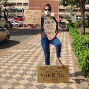 Luciana Ríos Garay «en señal de protesta y con el lema no tenemos vacunas, pero sí memoria»