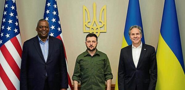 El jefe del Pentágono visita Ucrania y ratifica a Zelenski el apoyo militar de EEUU frente a Rusia - .::Agencia IP::.