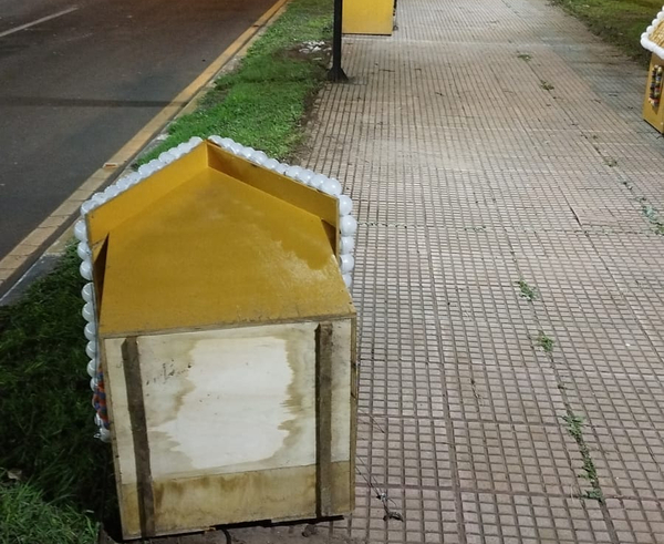 Lamentan destrucción de adornos navideños en CDE - La Clave