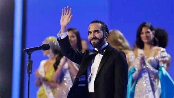 Nayib Bukele se robó las miradas en el Miss Universo