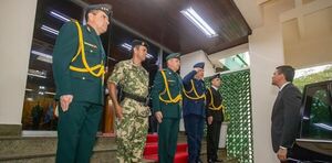 Santiago Pe帽a nombra nueva c煤pula militar en Paraguay tres meses despu茅s de llegar al poder - Revista PLUS