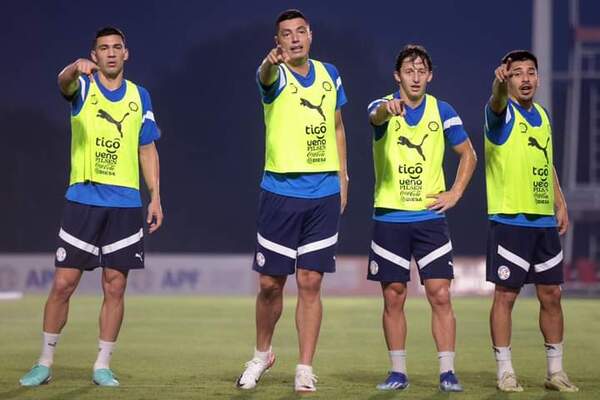 Apuntando al partido del martes frente a la selección de Colombia - La Clave