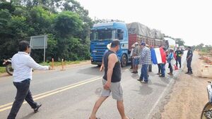 Camioneros llegan a Asunción para movilización
