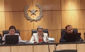 28 años de prisión para padrastro abusador y 20 para la madre cómplice