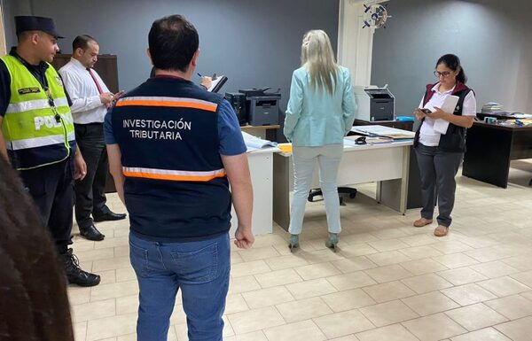 Abren proceso judicial contra aduaneros y empresario por megafraude al fisco - La Tribuna