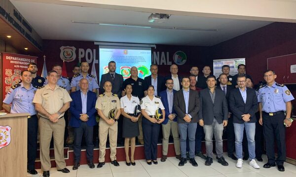 Italianos se interiorizan de forma de trabajo del comando tripartit