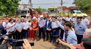 Gobernación inició con las obras de reparación de calles en Coronel Oviedo - Noticiero Paraguay