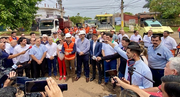 Gobernación inició con las obras de reparación de calles en Coronel Oviedo - Noticiero Paraguay