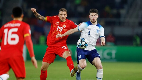 Inglaterra baja marchas para acabar invicta 2023
