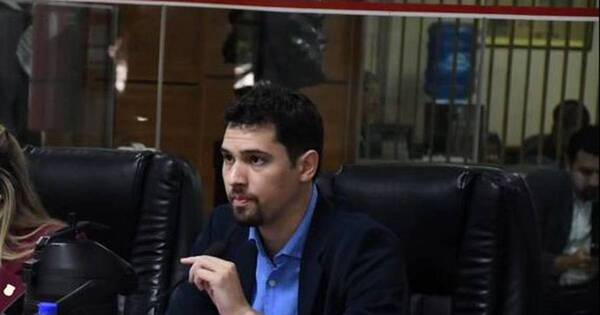 La Nación / Cuestionan a concejal asunceno por criticar obras en Alto Paraná