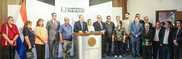 Santiago Peña presenta sospechoso proyecto que crea la Superintendencia de Pensiones - Política - ABC Color