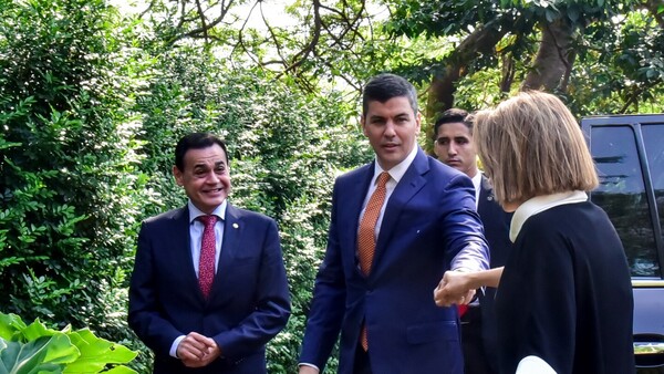 Peña invitó a Milei a visitar Paraguay y hallaron afinidad